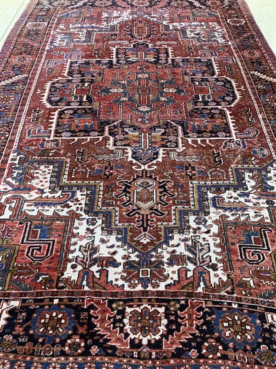27155765h - Heriz alt, Persien, Anfang 20.Jhd, Wolle auf Baumwolle, ca. 345 x 240 cm, EHZ: 3-4 ...