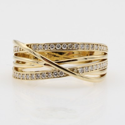 27155791a - Ring mit Brillanten, GG 585/000, 45 Brill. zus. ca. 0.27 ct feines Weiß/vs, RW ca. 55 ...