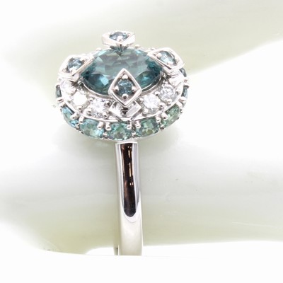 27155797a - Ring mit Turmalinen und Brillanten, WG 750/ 000, 18 petrolfarb. Turmaline zus. ca. 2.25 ...