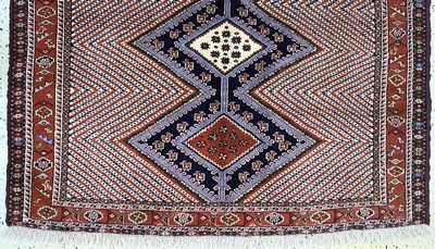 27155824c - Ghochan, Persien, Mitte 20.Jhd, Wolle auf Wolle, ca. 175 x 142 cm, EHZ: 2 Schätzpreis: ...
