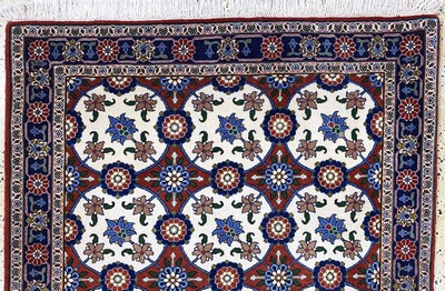 27155825a - Weramin fein, Persien, Ende 20.Jhd, Korkwolle auf Baumwolle, ca. 155 x 107 cm, ...