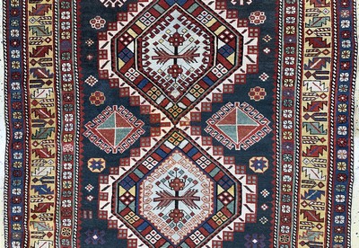 27155844c - ´Shulaver´Kazak antik, Kaukasus, 19.Jhd, Wolle auf Wolle, ca. 325 x 127 cm, EHZ: 2-3, ...