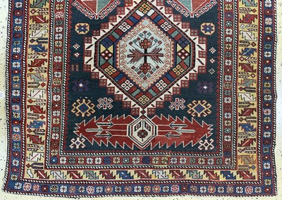 27155844d - ´Shulaver´Kazak antik, Kaukasus, 19.Jhd, Wolle auf Wolle, ca. 325 x 127 cm, EHZ: 2-3, ...