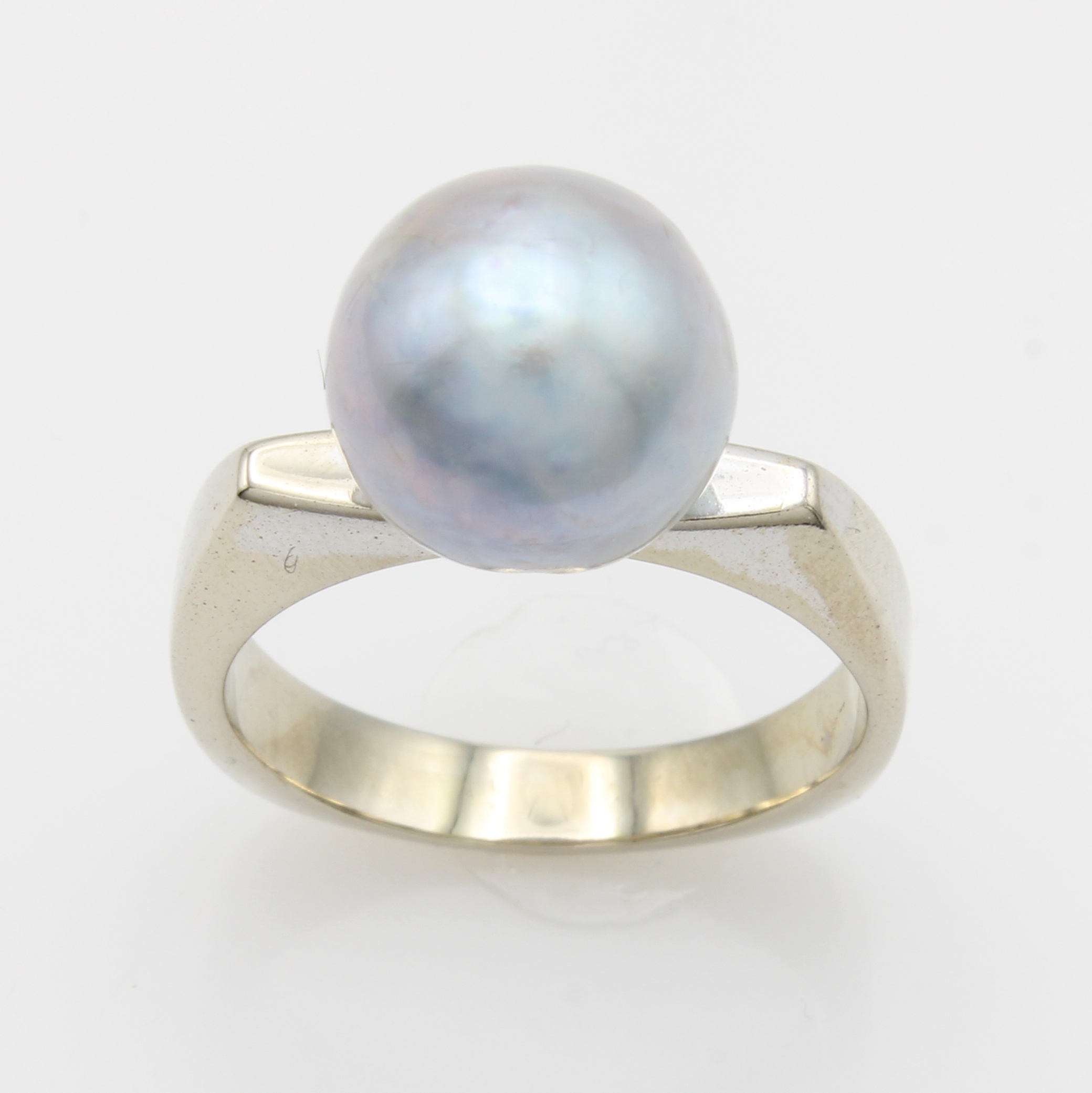 Image 27156370 - Ring mit Zuchtperle, WG 585/000, hellgraue Perle ca. 10 mm, eckige Ringschiene, RW ca. 51