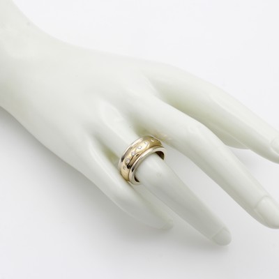 27156376a - Ring mit Brillanten, GG/WG 585/000, 3-rhg. Optik, 7 Brill. zus. ca. 0.07 ct Weiß/si, RW ...