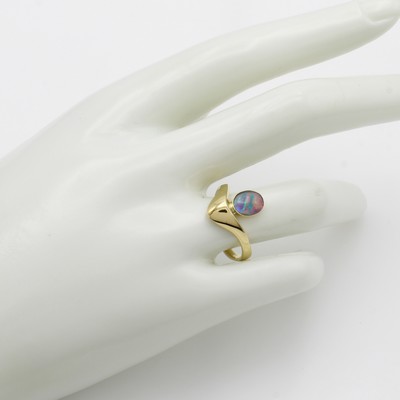 27156377a - Ring mit Opaltriplette, GG 750/000, ovale Triplette, anged. V-Form, RW ca. 55