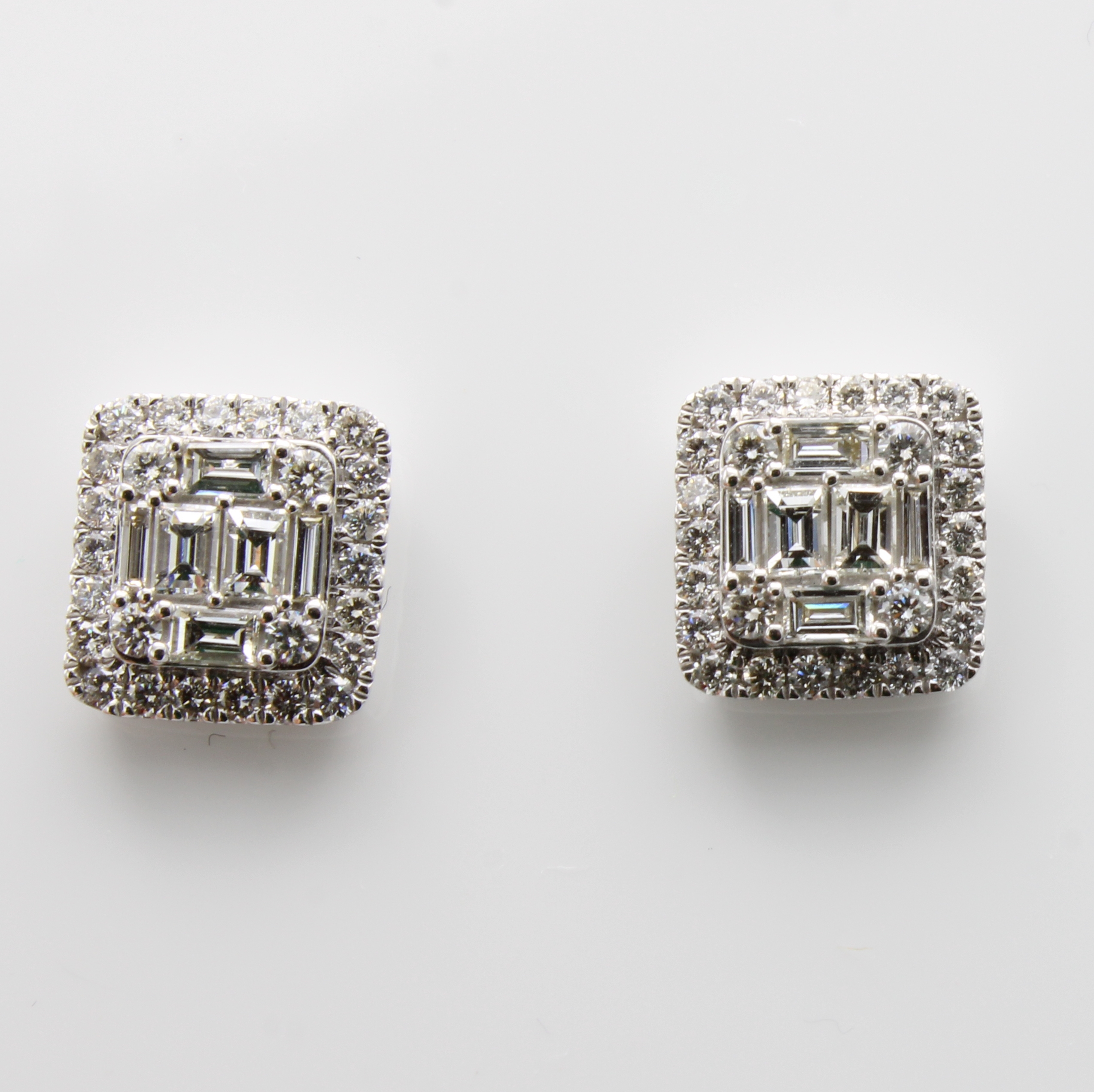 Image 27156643 - Paar Ohrstecker mit Brillanten und Diamanten, WG 750/000, Diam. u. Brill. zus. ca. 1.34 ...