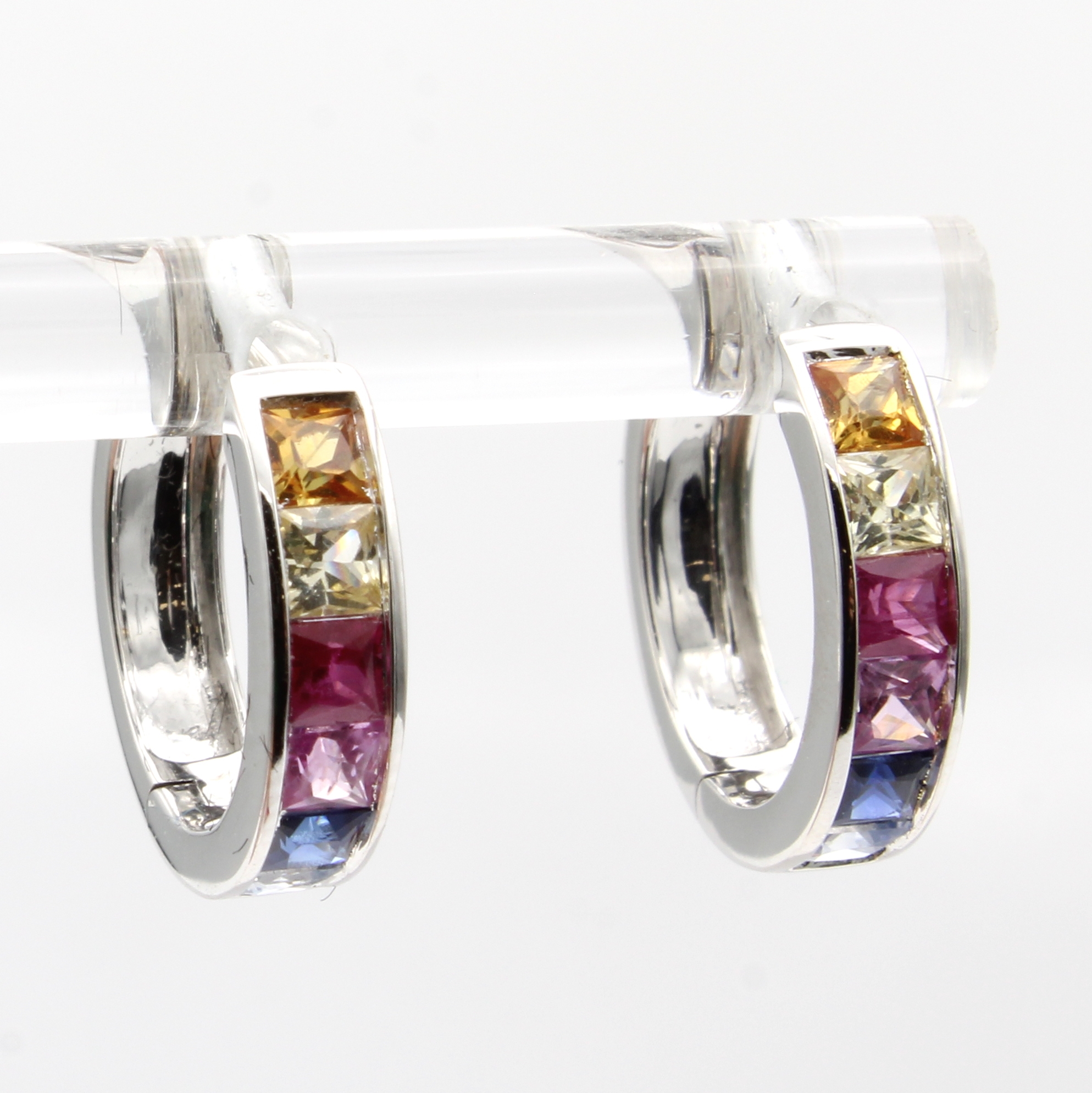 Image 27156650 - Paar Creolen mit Saphiren, WG 585/000, bunteSaphircarrées zus. ca. 1.60 ct ...
