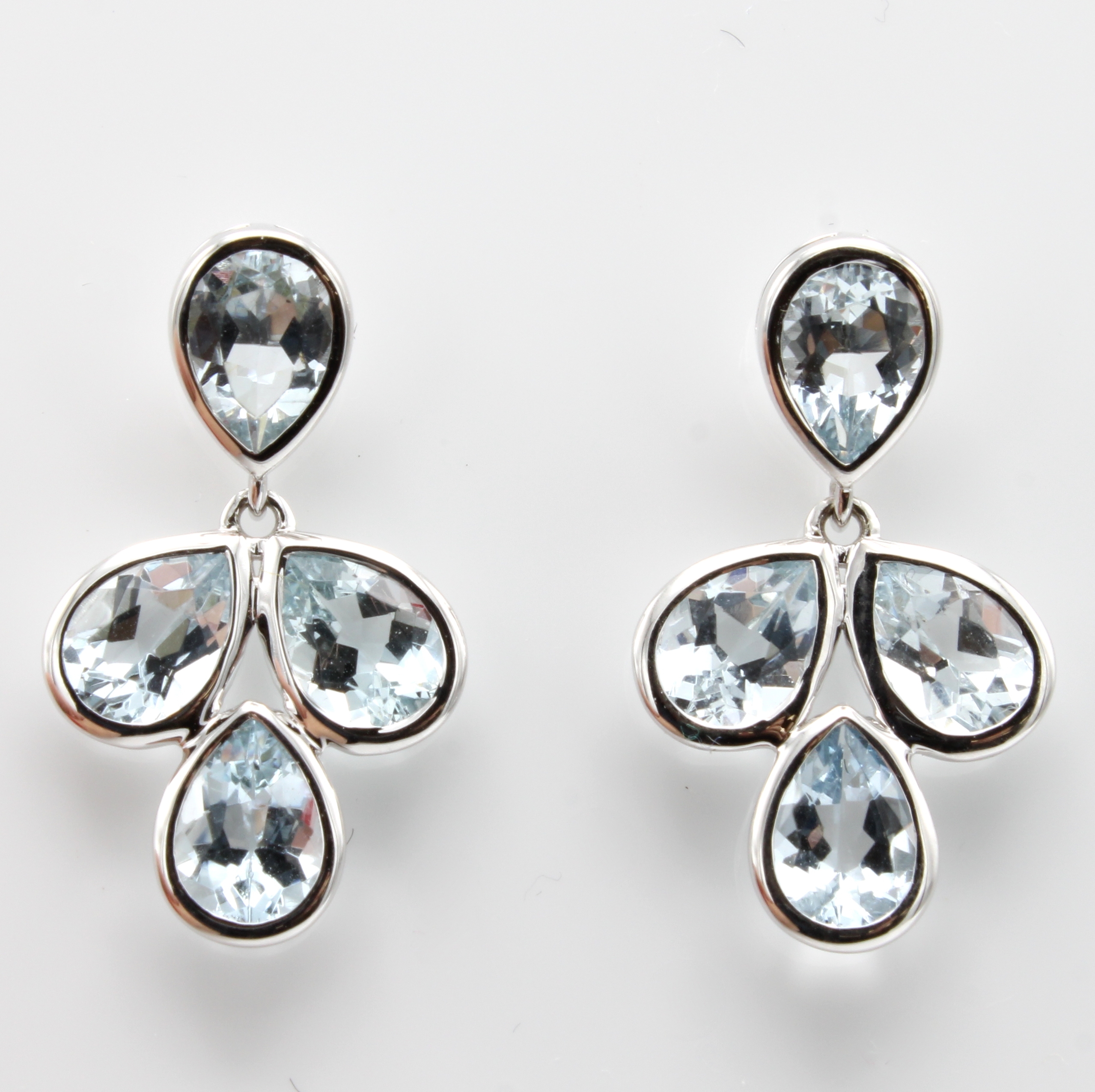 Image 27156696 - Paar Ohrstecker mit Aquamarinen, WG 585/000,8 Aquamarine zus. ca. 4.89 ct, Abhängungen ...