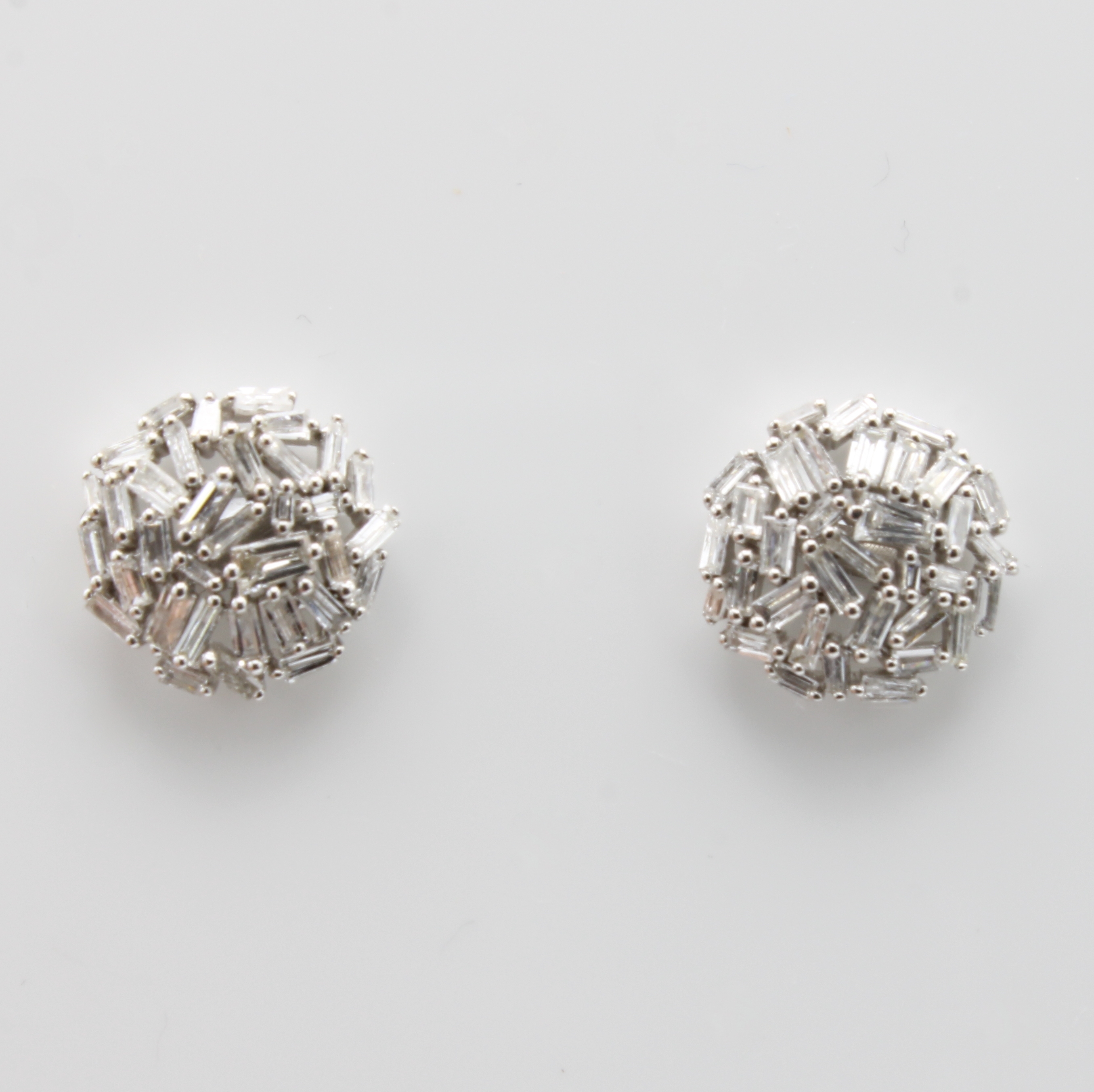 Image 27156699 - Paar Ohrstecker mit Diamanten, WG 585/000, 68 Diam. zus. ca. 0.65 ct Weiß/vs ...