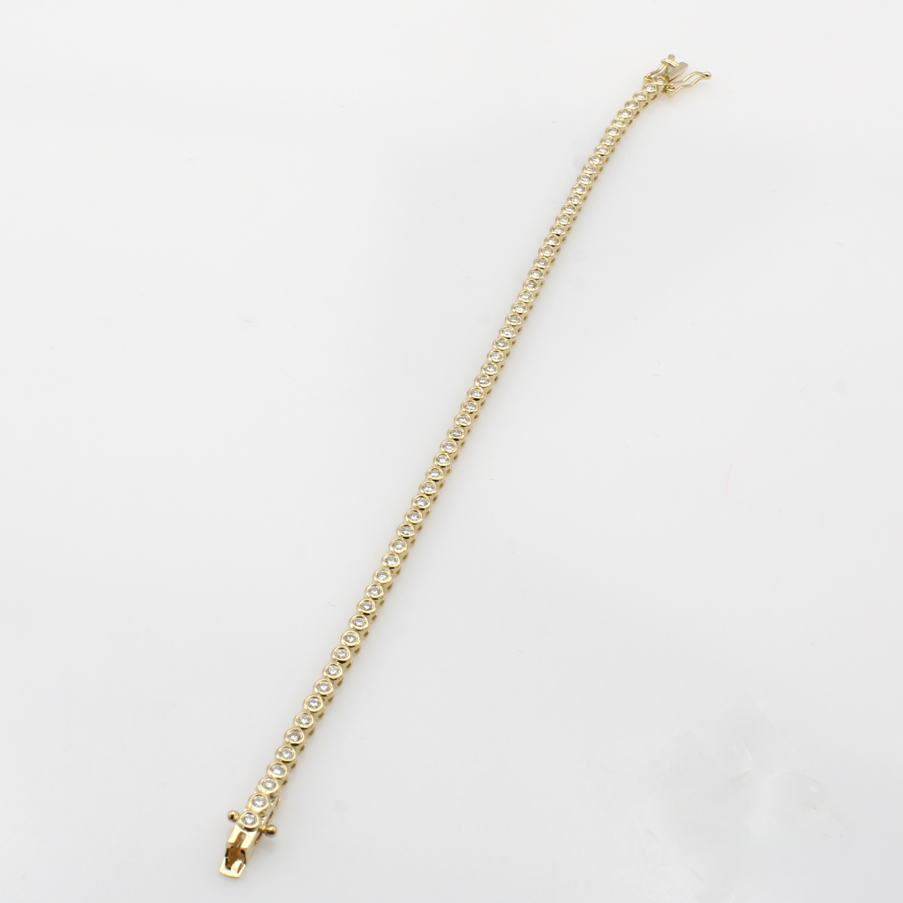Image 27156994 - Tennisarmband mit Brillanten, GG 585/000, 59 Brill. zus. ca. 1.68 ct Weiß/si-p, Kasten- ...