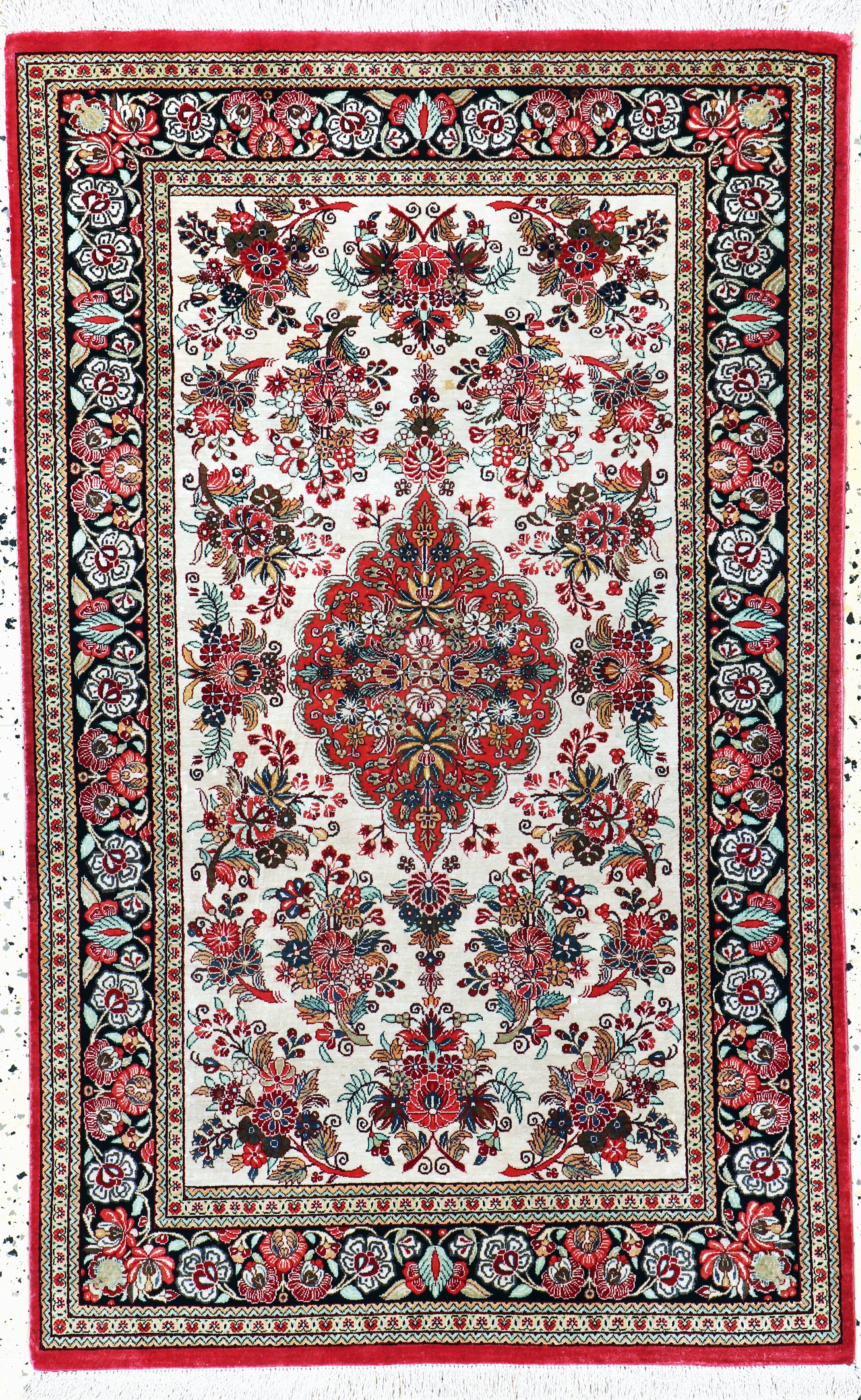 Image 27157334 - Ghom Seide fein, Persien, Ende 20.Jhd, reine Naturseide, ca. 125 x 77 cm, ...