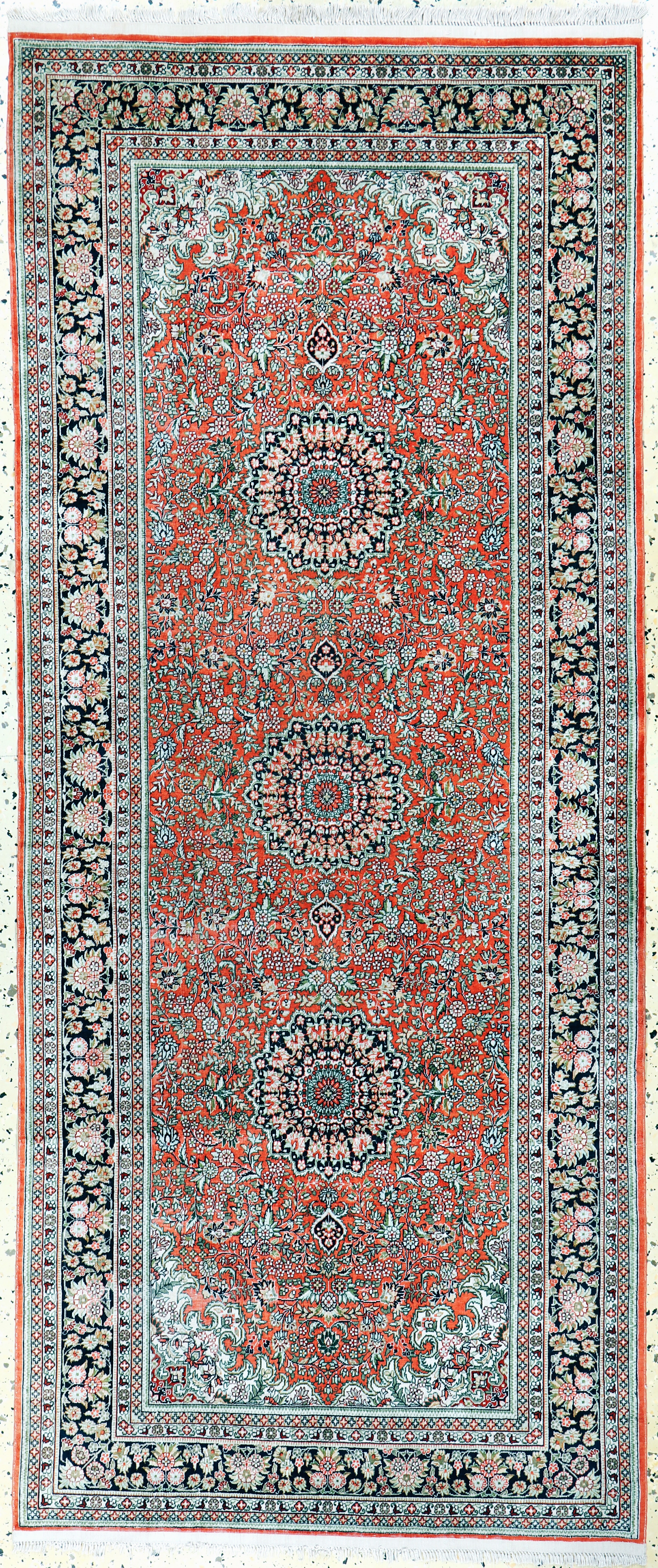 Image 27157339 - Hereke Seide fein, China, Ende 20.Jhd, reine Naturseide, ca. 187 x 78 cm, ca. 1,0 Mio. ...
