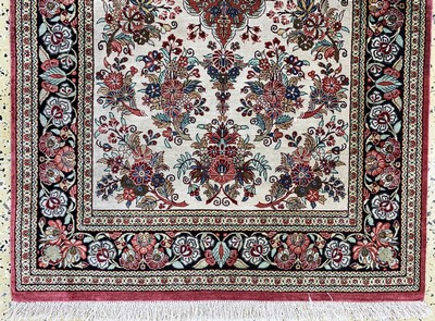 27157334b - Ghom Seide fein, Persien, Ende 20.Jhd, reine Naturseide, ca. 125 x 77 cm, ...