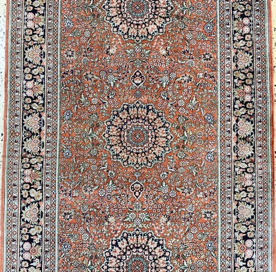27157339b - Hereke Seide fein, China, Ende 20.Jhd, reine Naturseide, ca. 187 x 78 cm, ca. 1,0 Mio. ...