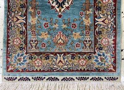 27160798b - Hereke Seide fein Türkei, signiert´Özipek´,Ende 20.Jhd, reine Naturseide, ca. 47 x 34 ...