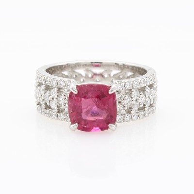 Image Ring mit Turmalin und Brillanten, PT 950/000, viereck., rosa Turmalin mit Kissensch. ...