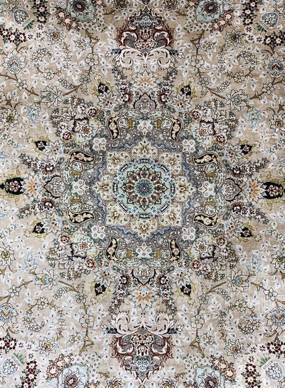 27160859c - Seiden Täbriz fein, China, Ende 20.Jhd, reine Naturseide, ca. 244 x 170 cm, EHZ: 1-2 ...