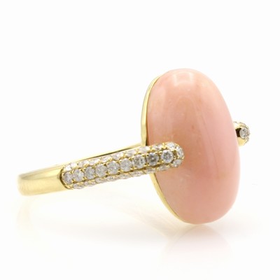 27161290a - Ring mit Opal und Brillanten, GG 750/000, ovaler Opal ca. 5.20 ct, 56 Brill. zus. ca. ...