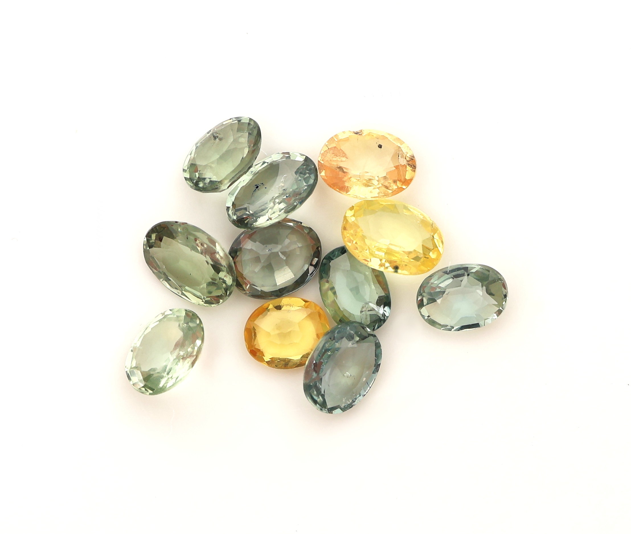 Image 27161331 - Lot 11 lose Saphire, zus. ca. 1.81 ct, ovalfacett., versch. Farben Schätzpreis: 280, - ...