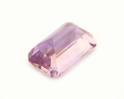 27161374a - Loser Amethyst, ca. 5.33 ct, oktagonaler Treppenschliff Schätzpreis: 180, - EUR