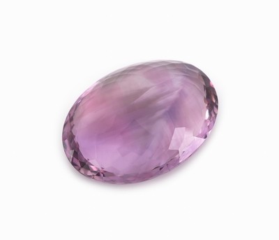 27161393a - Loser Amethyst, ca. 61.43 ct, ovalfacett. Schätzpreis: 1900, - EUR