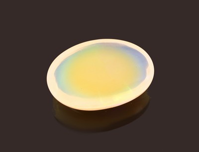 27161397b - Loser Opal, ca. 3.21 ct, ovaler Cabochon, schönes Farbspiel Schätzpreis: 210, - EUR