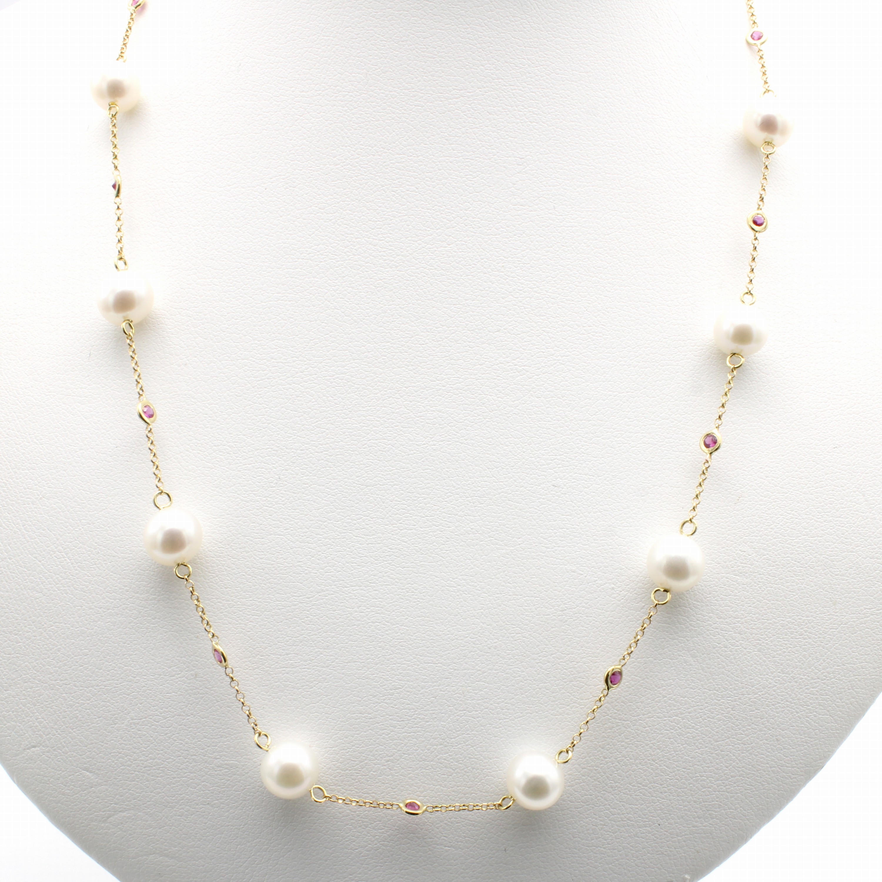 Image 27161479 - Collier mit Rubinen und Süßwasserzuchtperlen, GG 750/000, 8 weiße Perlen, D. ca. 7.2 ...