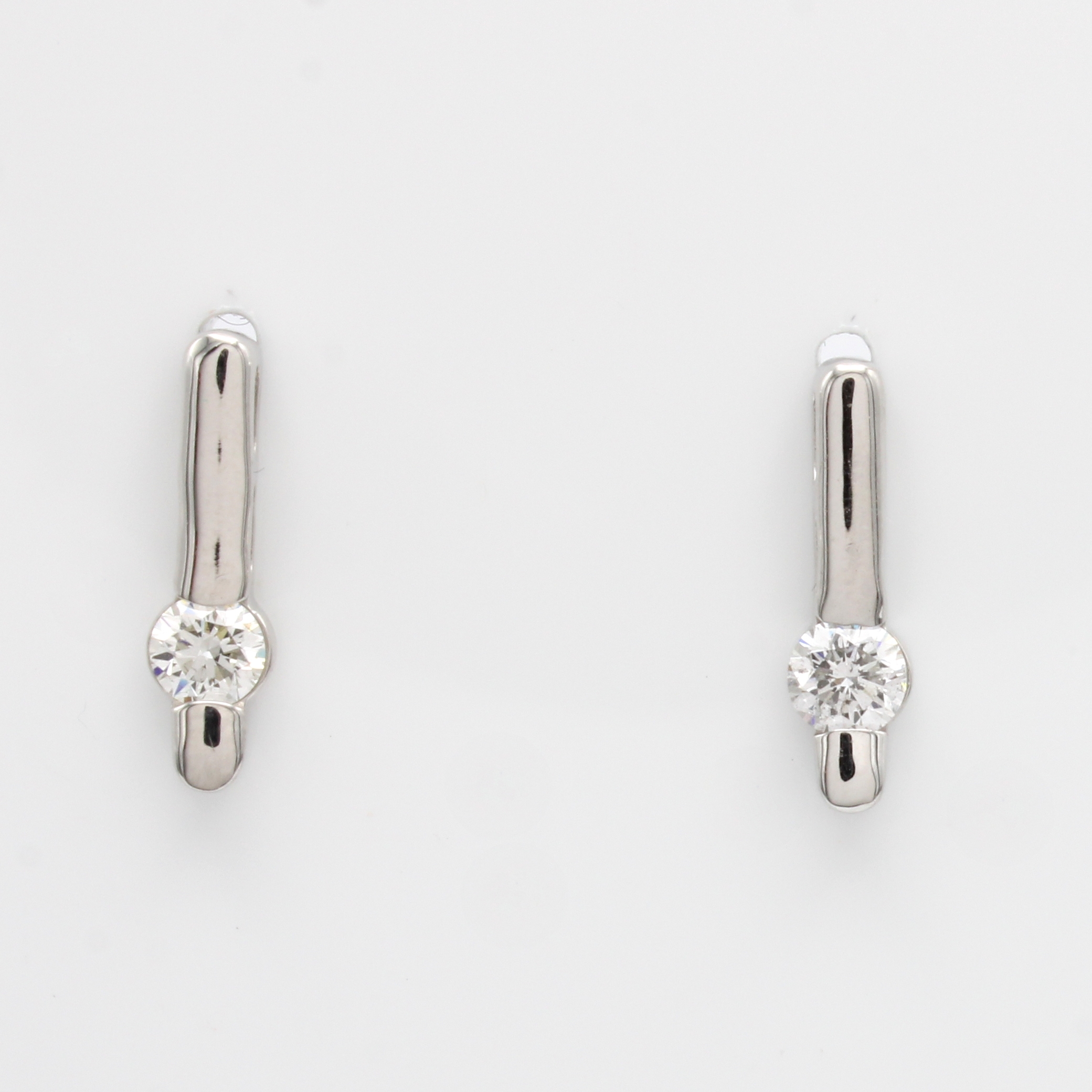 Image 27161513 - Paar Ohrstecker mit Brillanten, WG 750/000, 2 Brill. zus. ca. 0.42 ct feines Weiß/si, ...
