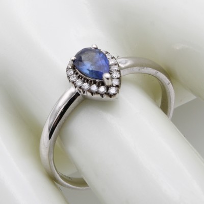 27161500a - Ring mit Saphir und Brillanten, WG 750/000, Saphirtropfen ca. 0.45 ct, 17 Brill. zus. ...