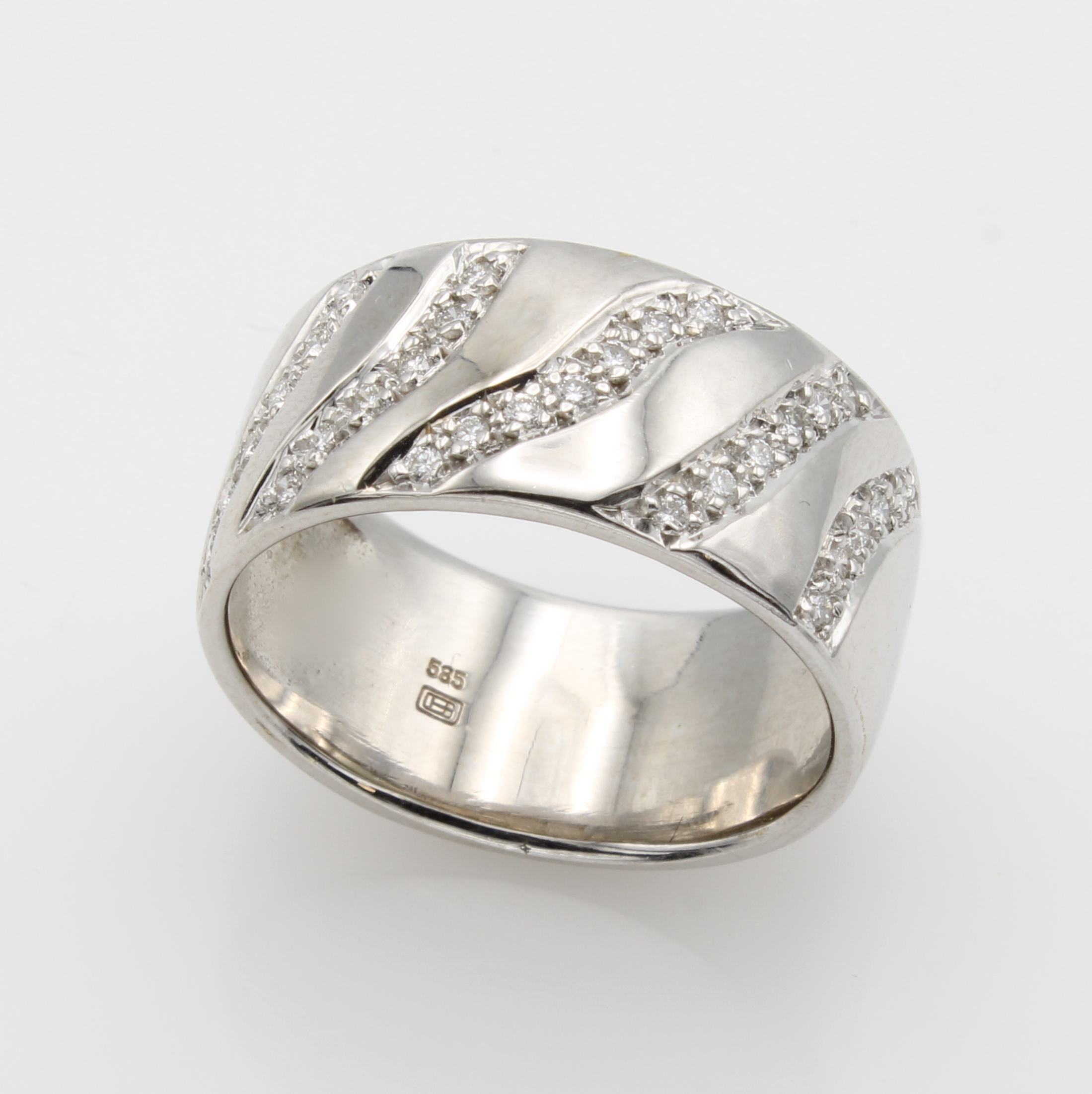 Image 27162406 - Ring mit Brillanten, WG 585/000, Brill. in 5 Reihen diagonal gef. zus. ca. 0.30 ct ...