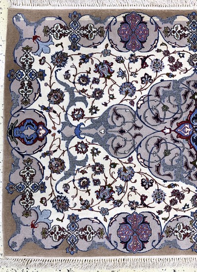 27163507b - Esfahan fein alt, Persien, Mitte 20.Jhd, Korkwolle auf Seide, ca. 162 x 108 cm, ca. ...