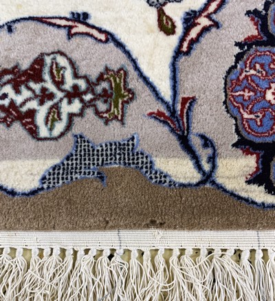 27163507d - Esfahan fein alt, Persien, Mitte 20.Jhd, Korkwolle auf Seide, ca. 162 x 108 cm, ca. ...