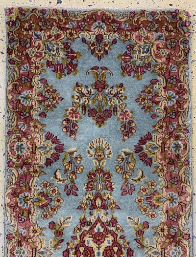 27163549a - Kerman Lawar, Persien, Mitte 20.Jhd, Korkwolle auf Baumwolle, ca. 150 x 58 cm, EHZ:2 ...