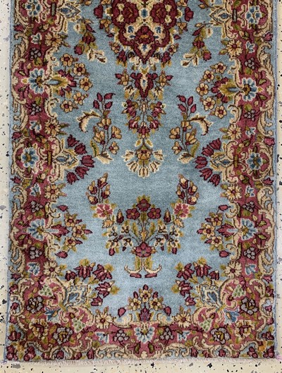 27163549b - Kerman Lawar, Persien, Mitte 20.Jhd, Korkwolle auf Baumwolle, ca. 150 x 58 cm, EHZ:2 ...