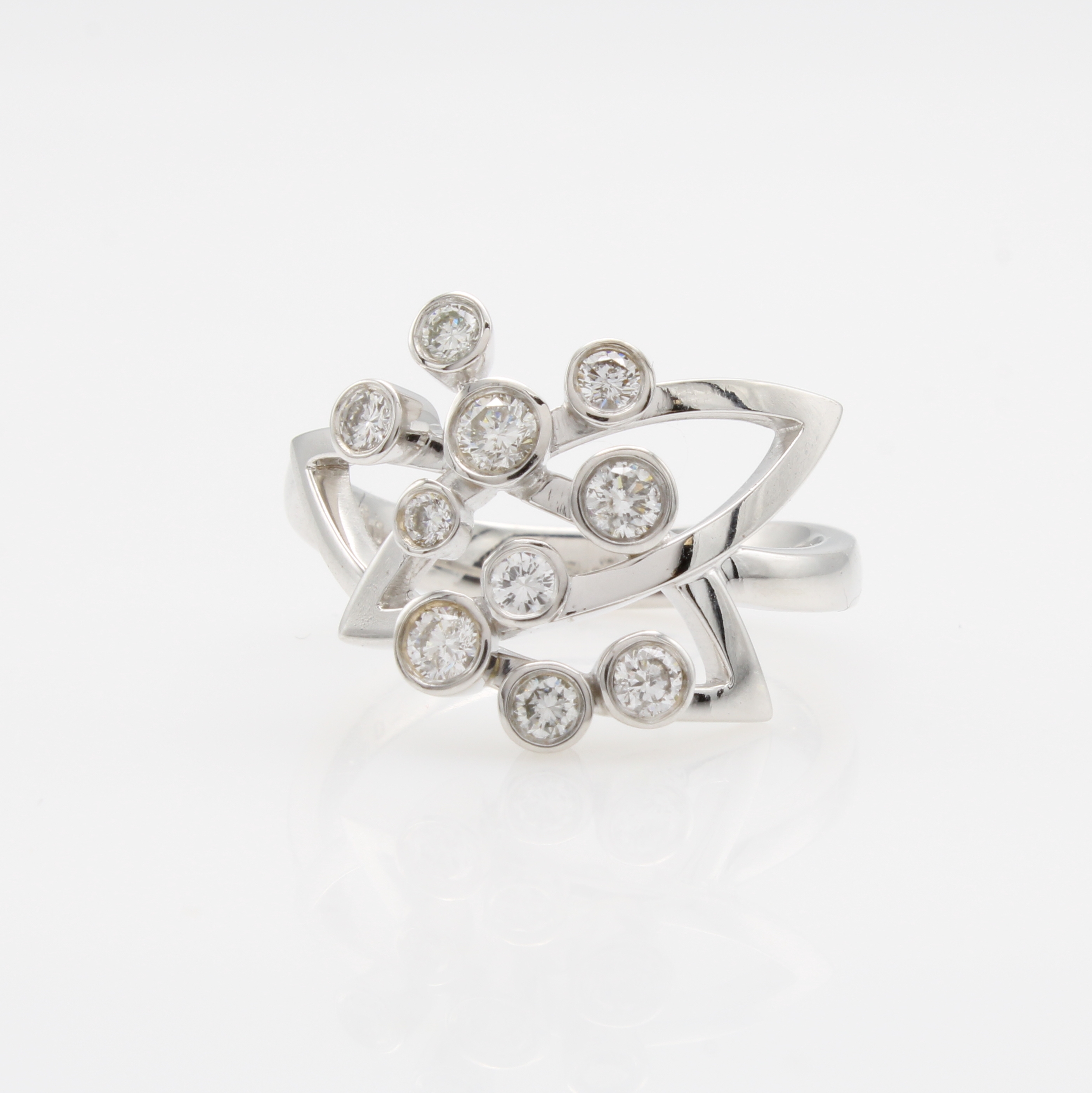 Image 27163647 - Ring mit Brillanten, WG 750/000, navettef?rm., durchbrochene Elemente, 10 Brill. in ...