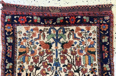 27164088a - Afschar Taschenfront, Persien, um 1900, Wolle auf Baumwolle, ca. 63 x 57 cm, EHZ: 2 ...