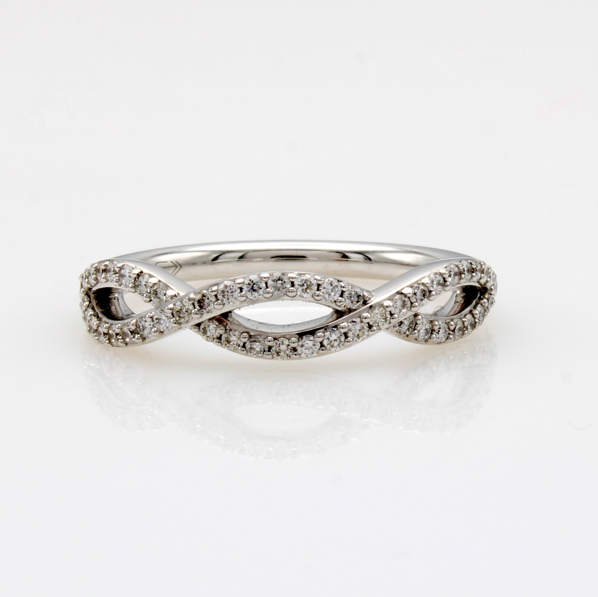 Image 27164139 - Ring mit Brillanten, WG 750/000, überkreuztes Design bes. m. 50 Brill. zus. ca.0.36 ct ...