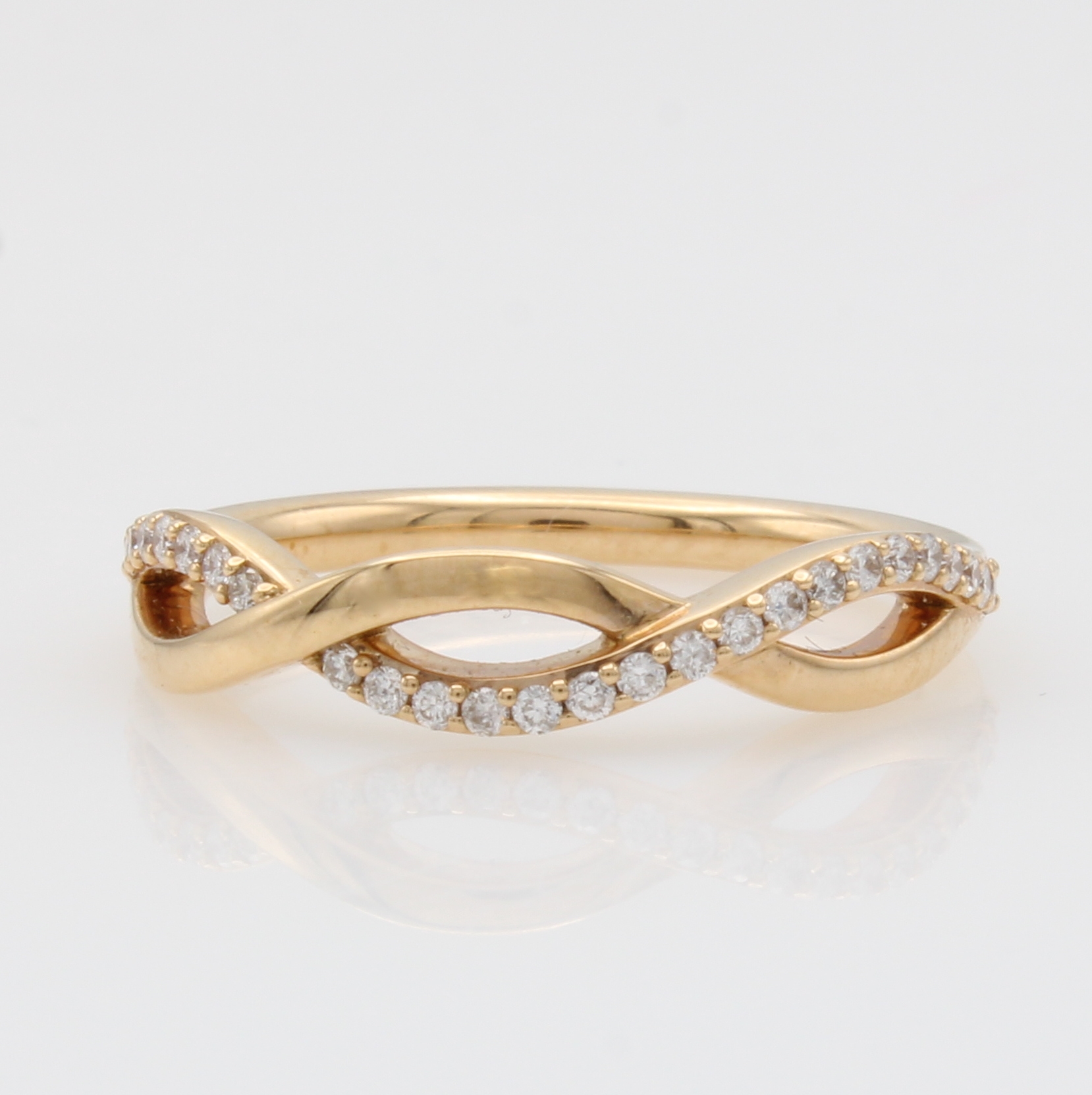 Image 27164158 - Ring mit Brillanten, RG 750/000, verschlungenes Design, 27 Brill. zus. ca. 0.20ct ...