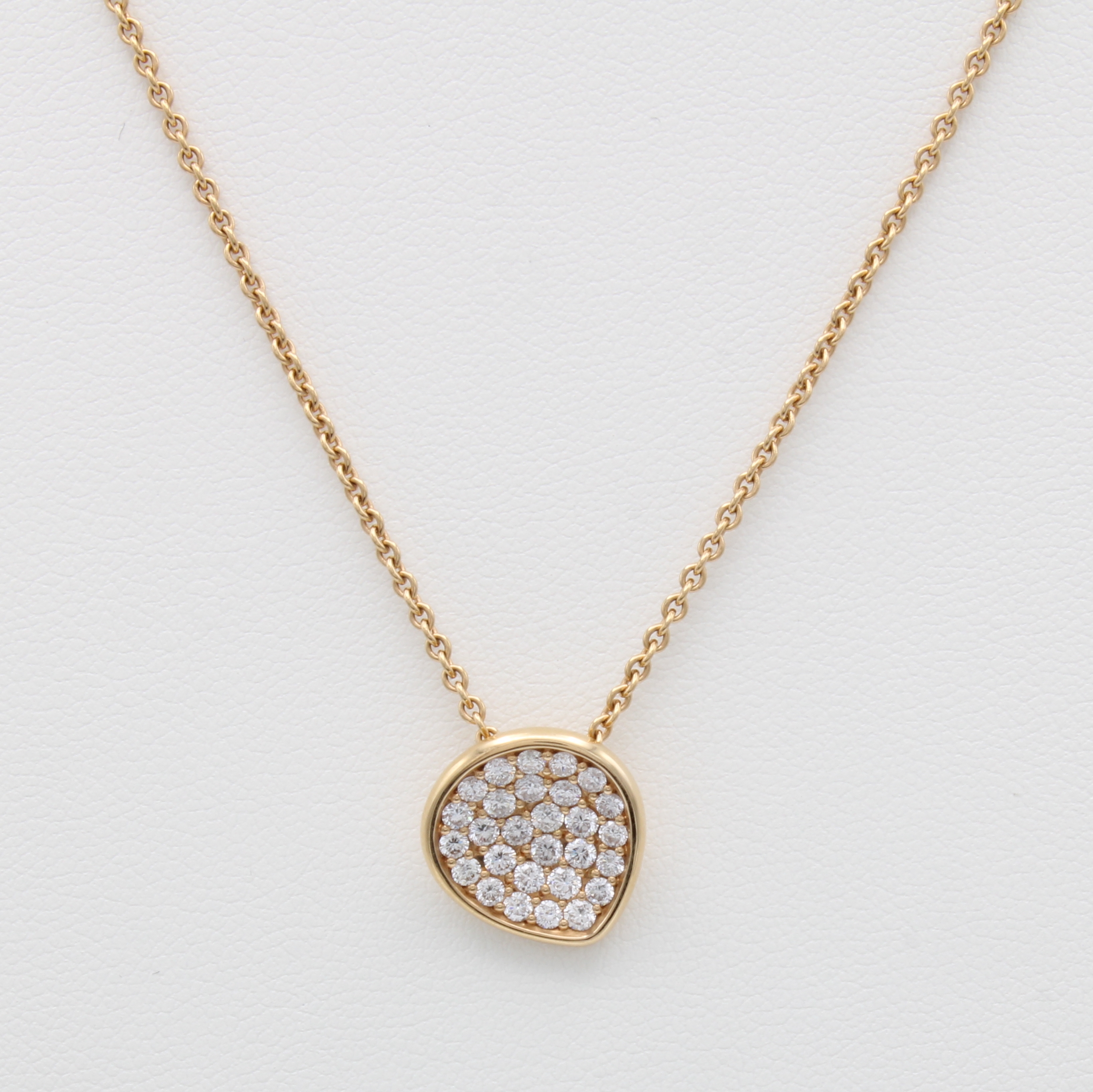 Image 27164160 - Collier mit Brillanten, RG 750/000, Anh. in anged. Tropfenform bes. m. 28 Brill. zus. ...