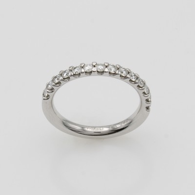 27164132a - Ring mit Brillanten, WG 585/000, 14 Brill. zus. ca. 0.56 ct Weiß/si, RW ca. 55 ...