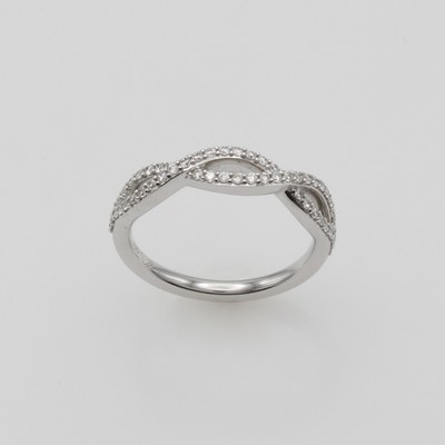 27164139a - Ring mit Brillanten, WG 750/000, überkreuztes Design bes. m. 50 Brill. zus. ca.0.36 ct ...