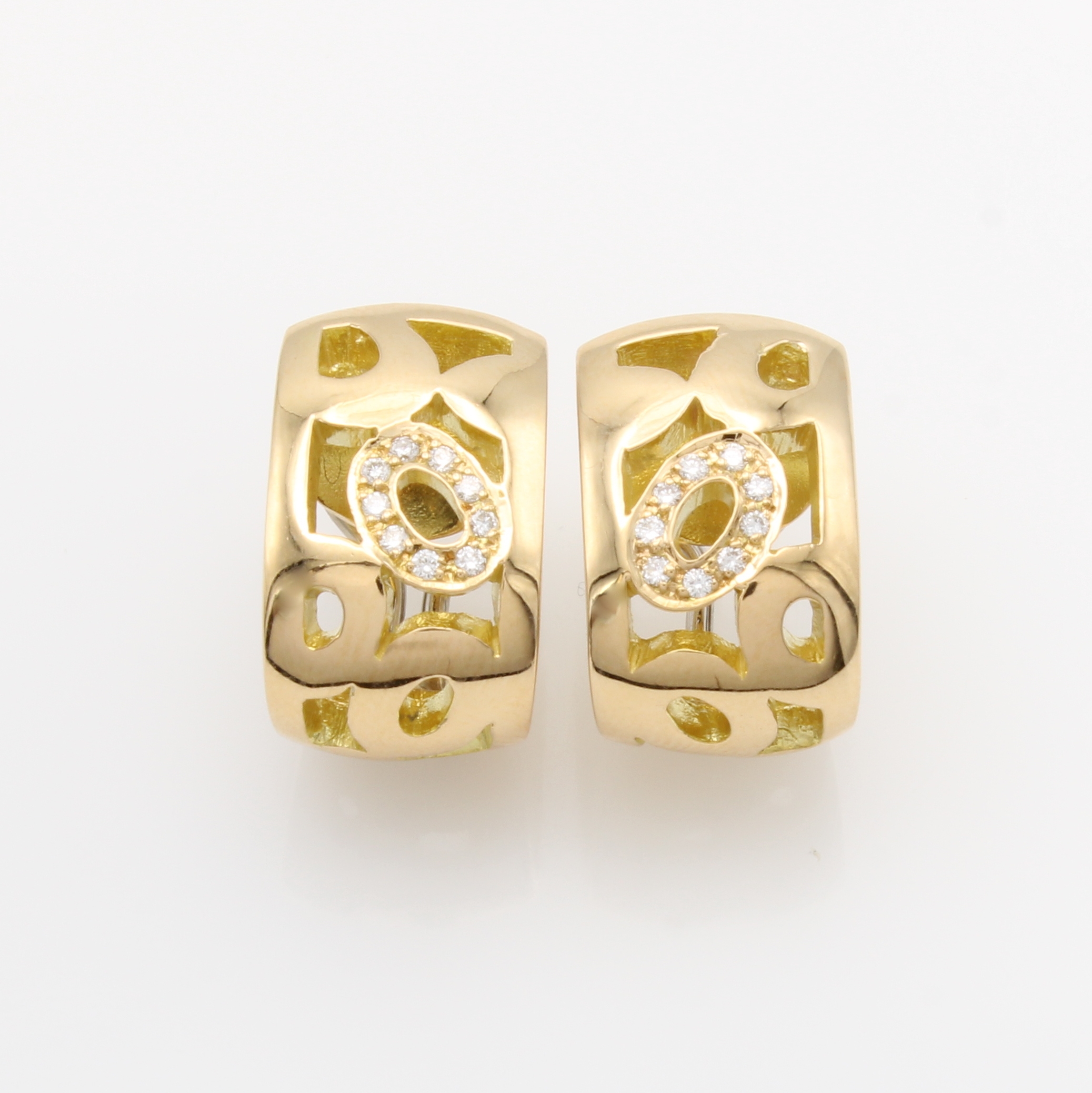 Image 27164302 - Paar Steckcreolen mit Brillanten, GG 750/000, durchbrochen gearb., 2 Ovale bes. m. ...