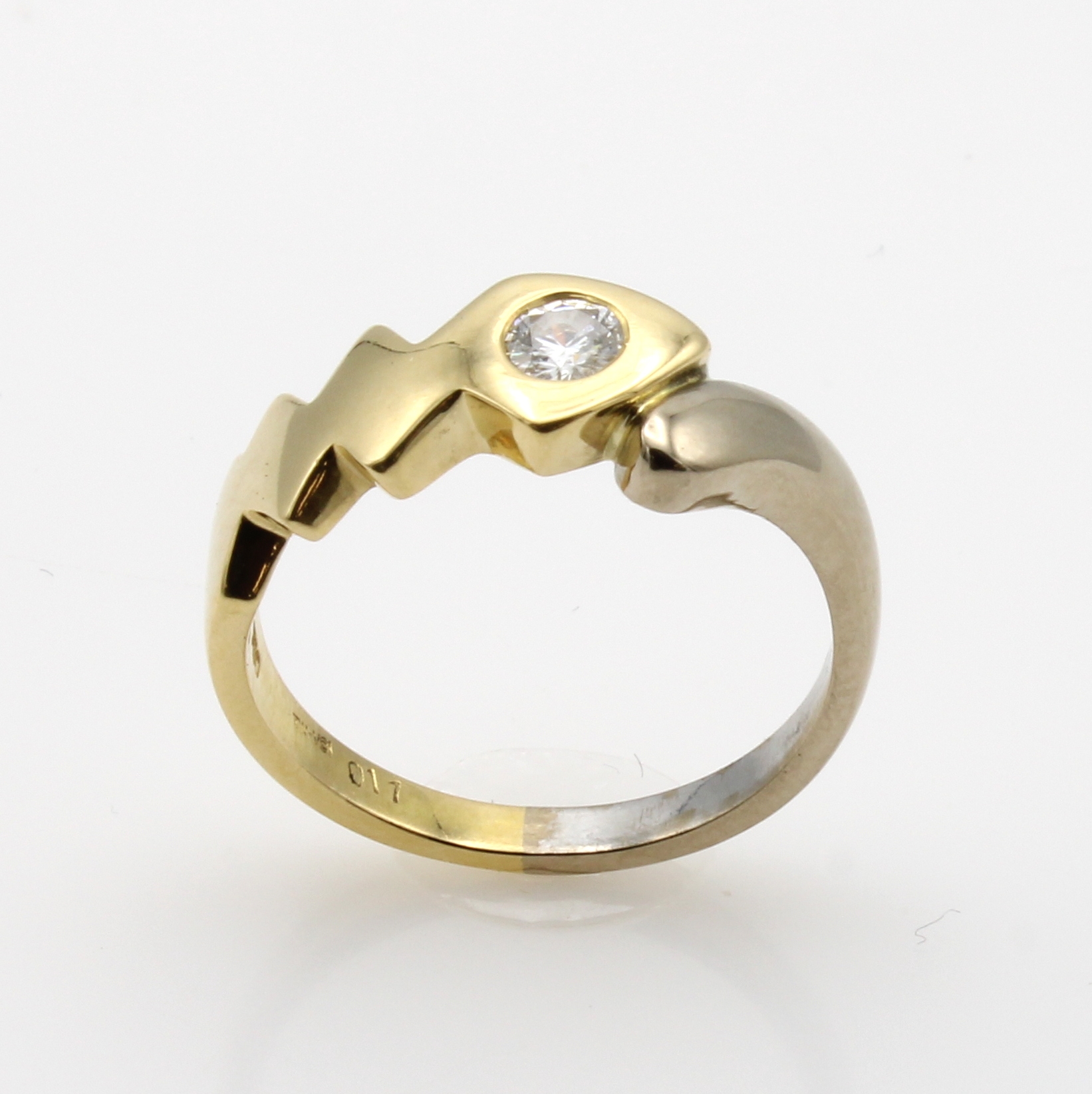 Image 27165369 - Ring mit Brillant, GG 750/000, gezackter Ringkopf, Brill. ca. 0.17 ct feines Weiß/vsi, ...
