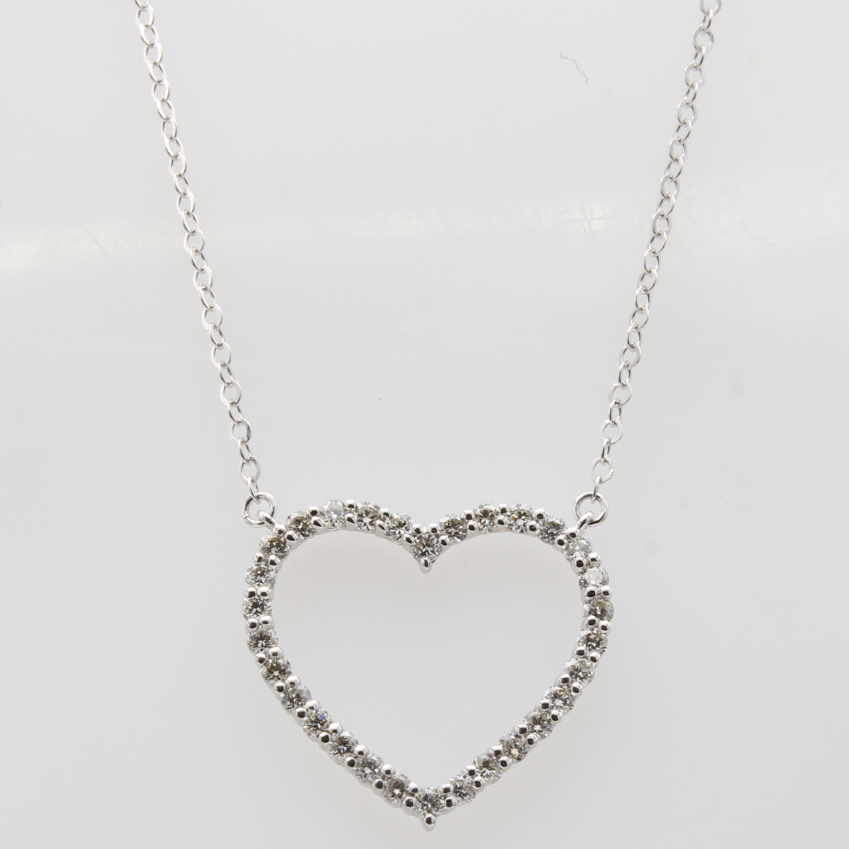 Image 27165445 - Collier ´Herz´ mit Diamanten an Kette, WG 750/000, 8/8 Diam. zus. ca. 0.50 ct Weiß/si, ...