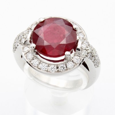 Image Ring mit Rubin und Brillanten, WG 750/000, Rubin in Krappenfassung ca. 5.70 ct (beh.), ...
