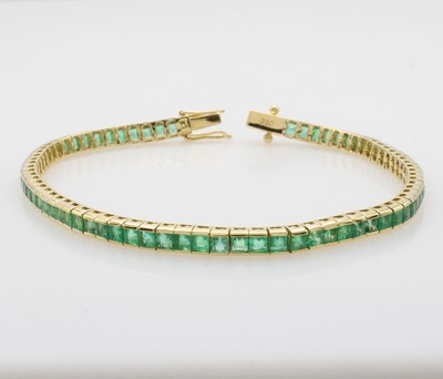 27167928a - Armband mit Smaragden, GG 750/000, Smaragde im Carréeschl. zus. ca. 7.53 ct, ...
