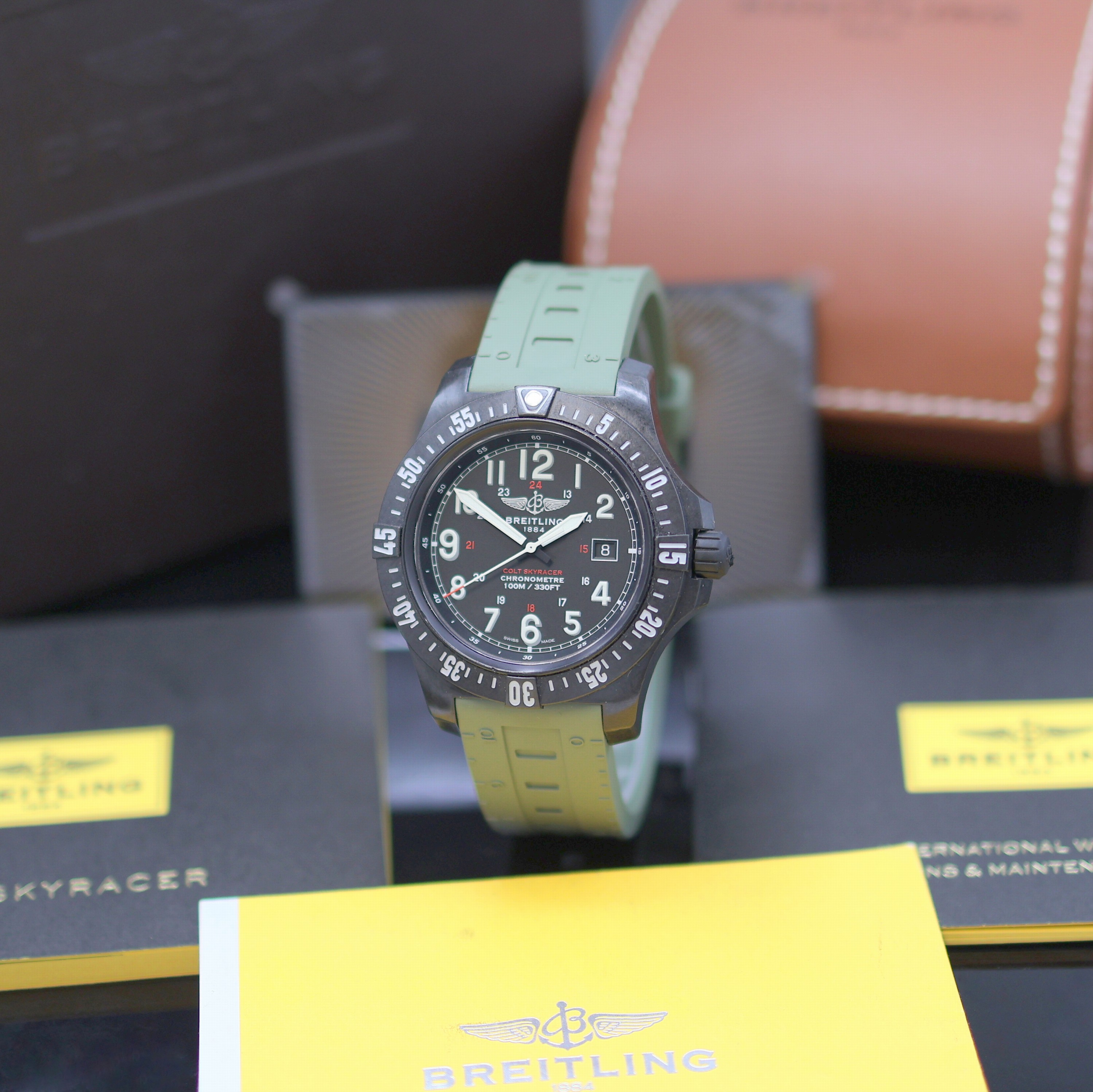 Image 27168732 - BREITLING Colt Skyracer Herrenarmbanduhr Referenz X74320E4/BF87, quarz, Breitlight- ...