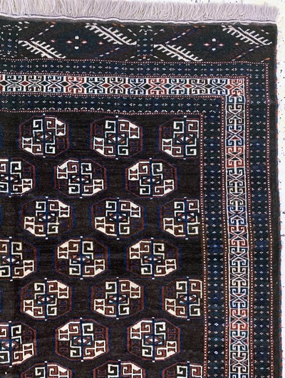 27169043d - Yomud fein alt, Turkmenistan, Anfang 20.Jhd, Wolle auf Wolle, ca. 235 x 157 cm, EHZ: 2 ...