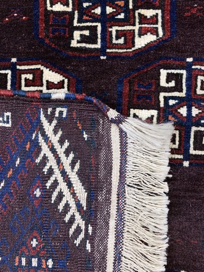 27169043f - Yomud fein alt, Turkmenistan, Anfang 20.Jhd, Wolle auf Wolle, ca. 235 x 157 cm, EHZ: 2 ...